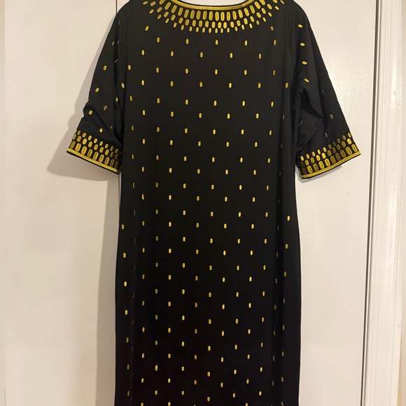 ✨ Gretchen Scott Black & Gold Embroidered Shift Dress ✨ - Picture 3 of 3